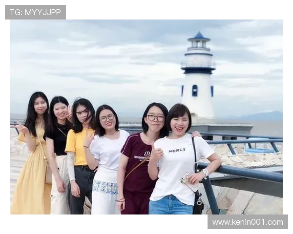 库里穿上李宁蝙蝠侠鞋款引发联手猜测是否将开启新合作篇章